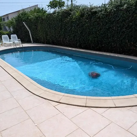 Holiday home Maison De Avec Grande Piscine Pres De La *