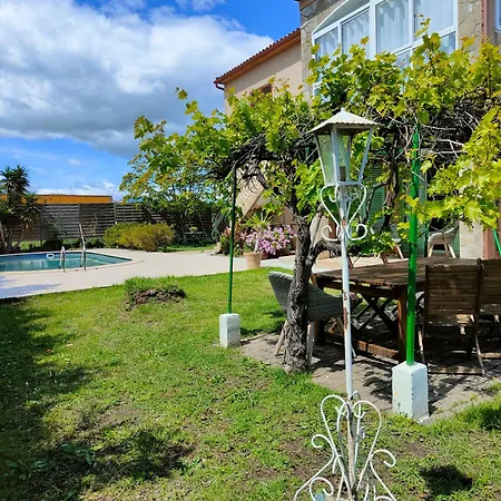 Maison De Avec Grande Piscine Pres De La Holiday home *